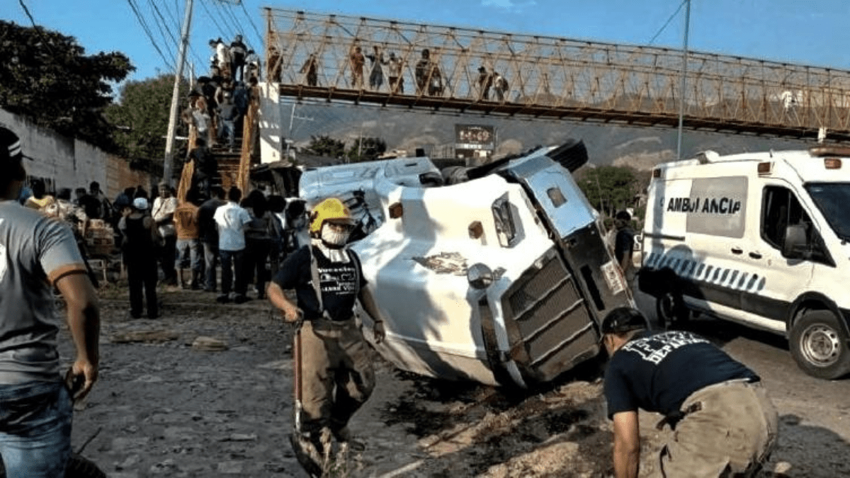 Agenda Pública Digital: Tragedia de migrantes en Chiapas, Ómicron en México y recorrido de AMLO por el nuevo aeropuerto